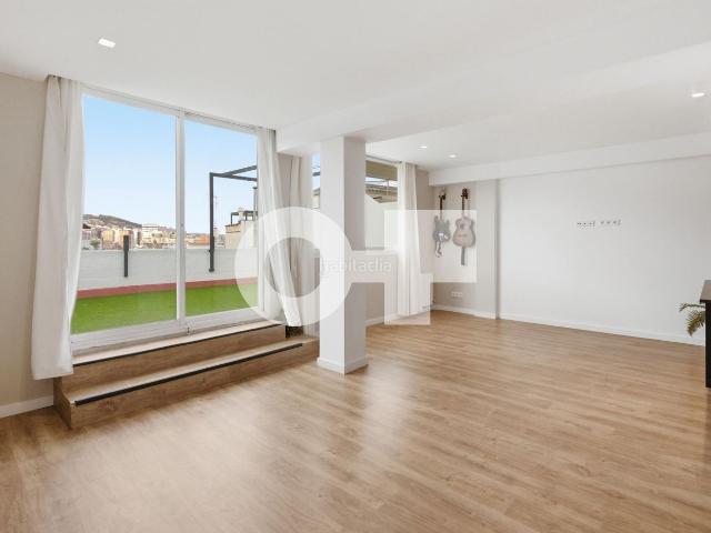 Ático en venta en Barcelona, Sant Gervasi Galvany. ÁTICO TERRAZA 30M2 CONSERJE UBICACION PRIME ASCENSOR ORIENTACION ESTE ITE OK PARA ENTRAR A VIVIR PRIVACIDAD COMUNICACIONE. Áticos.