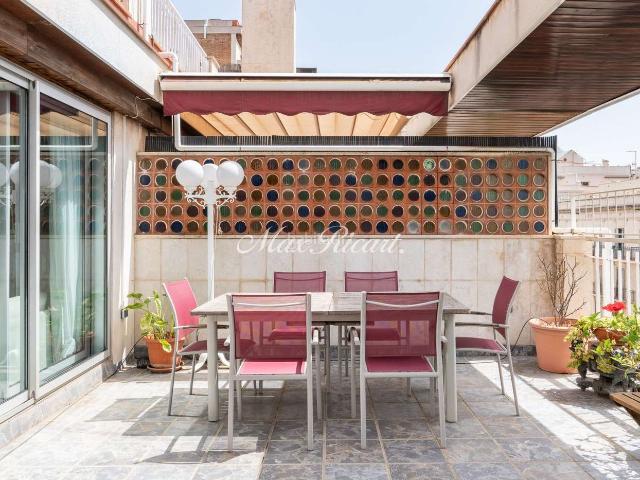 Ático en venta en Barcelona, Sant Gervasi Galvany. Exclusivo ático con gran terraza perimetral en Plaza Adrià 215m. Áticos.