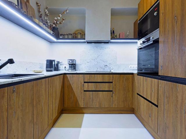 Ático en venta en Barcelona, Sants. Precioso piso nuevo reformado en casita. Áticos.