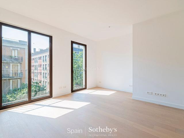 Ático en venta en Barcelona, Poblenou. Ático dúplex recién construido cerca de la playa. Áticos.