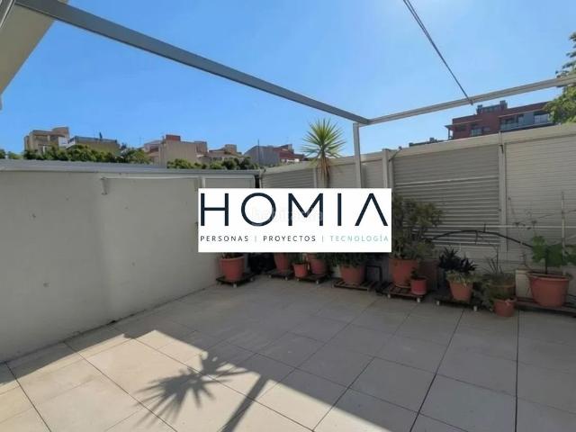Ático en venta en Barcelona, Porta. Atico con terraza en nou barris, porta. Soleado. Áticos.