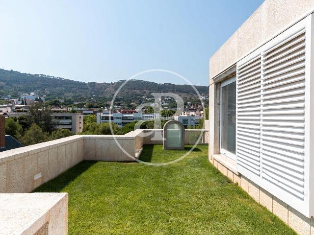 Ático en venta en Barcelona, Pedralbes. Ático dúplex reformado en venta a estrenar en Pedralbes. Áticos.