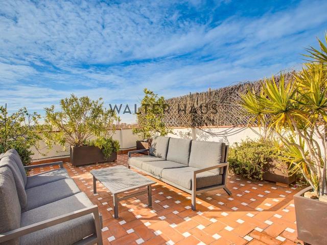 Ático en venta en Barcelona, Raval. Ático reformado con terrazas privadas en Ciutat Vella, Barcelona. Áticos.