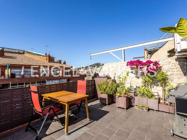 Ático en venta en Barcelona, Vilapicina Torre Llobeta. Luminoso Ático reformado con gran terraza. Áticos.