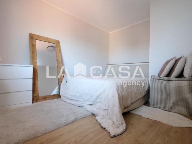 Ático en venta en Barcelona, Vilapicina Torre Llobeta. Piso en venta en Calle d'Arnau d'Oms. Áticos.