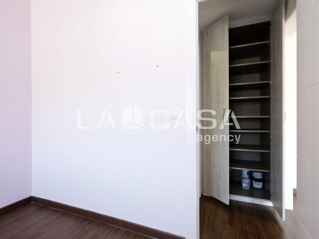 Ático en venta en Barcelona, Vilapicina Torre Llobeta. Piso en venta en Avenida dels Quinze. Áticos.