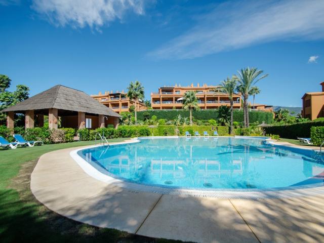Atico en venta en Benahavis