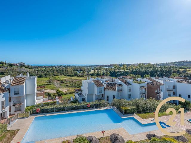 Ático en venta en Benahavís, Los Arqueros Puerto del Almendro. Exclusivo, luminoso y privativo ático duplex en urbanización Los Robles. Áticos.
