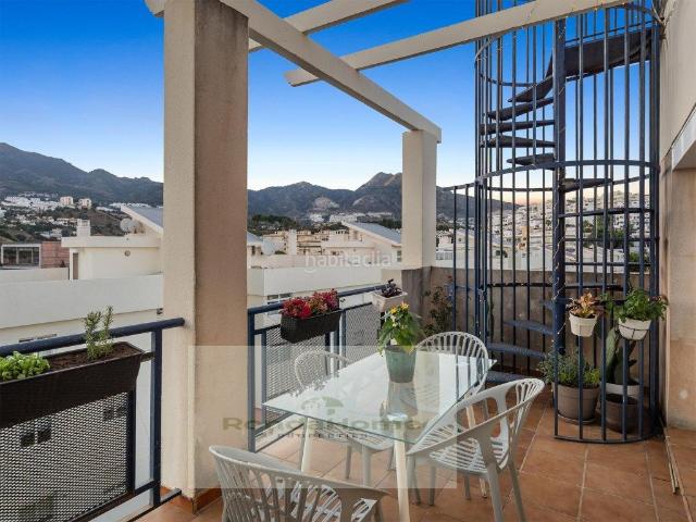 Ático en venta en Benalmádena, Zona Centro Comercial Torrequebrada. Exclusivo ático con vistas al mar, solárium privado y licencia turística en Torrequebrada. Áticos.