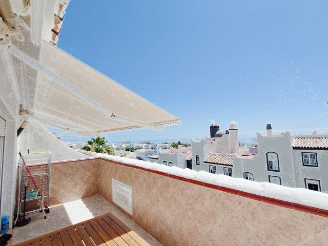 Ático en venta en Benalmádena, Arroyo de la Miel. ático en de 1 dormitorio muy bien ubicado, espacioso, terraza y vistas al mar. Áticos.