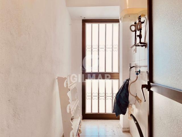 Ático en venta en Benalmádena, Arroyo de la Miel. Descubre este exclusivo ático dúplex en altura en el corazón de Arroyo de la Miel, una de las zonas más codiciadas de Benalmádena. Áticos.