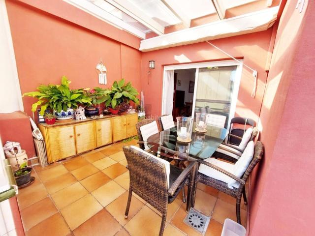 Ático en venta en Benalmádena, Cortijo Torrequebrada. Bonito ático en Benalmádena con piscina y garaje a 600m de la playa. Áticos.