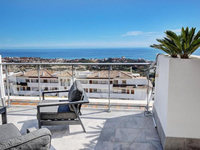 Ático en venta en Benalmádena, Rancho Domingo La Hacienda. Atico Moderno de Esquina con Vistas Panoramicas al Mar y centrico. Áticos.