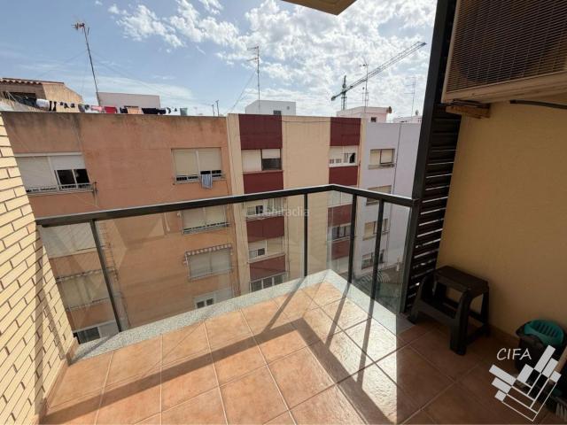 Ático en venta en Benicarló, Puerto. Ático dúplex en venta a pocos metros del mar con terrazas y amplias estancias. Áticos.