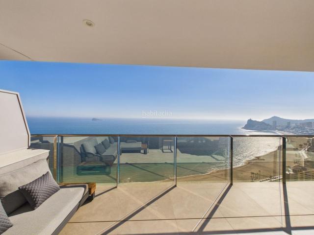 Ático en venta en Benidorm, Playa Poniente. ÁTICO EXCLUSIVO EN SUNSET CLIFFS TERRAZA PRIVADA DE 132 m2 PRIMERA LÍNEA DE PLAYA DE PONIENTE. Áticos.