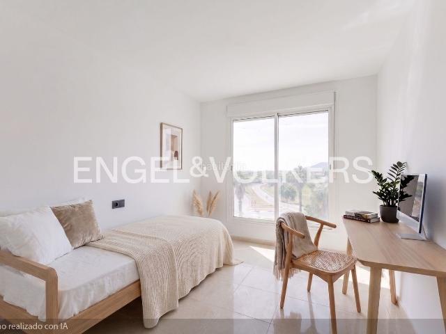 Ático en venta en Betxí. Descubra Betxí apartamento a estrenar con 3 dormitorios, 2 baños, terraza y balcón privados, y garaje subterráneo, a un paso de Ca. Áticos.