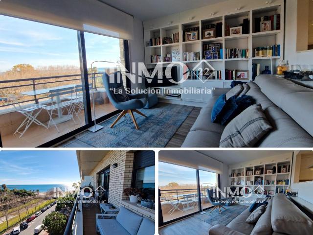 Ático en venta en Cambrils, Port Horta de Santa Maria Costa Dorada. ÁTICO CON ESPECTACULARES VISTAS A MAR, COMPLETAMENTE REFORMADO, EN PRIMERA LINEA DE MAR EN LA HORTA DE SANTA MARIA. Áticos.