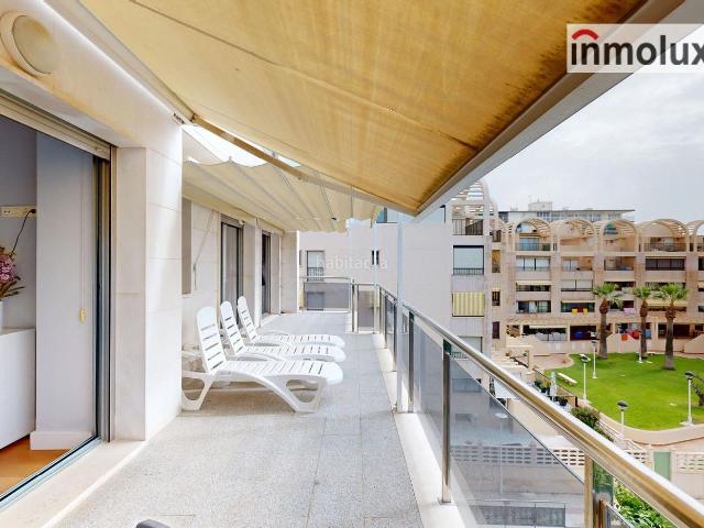 Ático en venta en Campello el, Playa Muchavista. Ático Dúplex de Lujo con Solárium y Vistas Panorámicas al Mediterráneo. Áticos Campello.