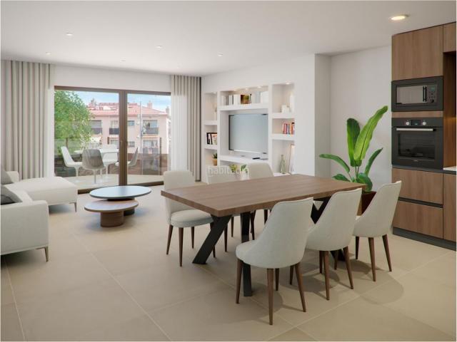 Ático en venta en Calella. Piso ático con piscina privada. Áticos.