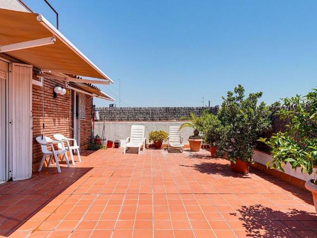 Ático en venta en calle Corsega, Barcelona, de 121 m² 3 habitaciones por 694.560