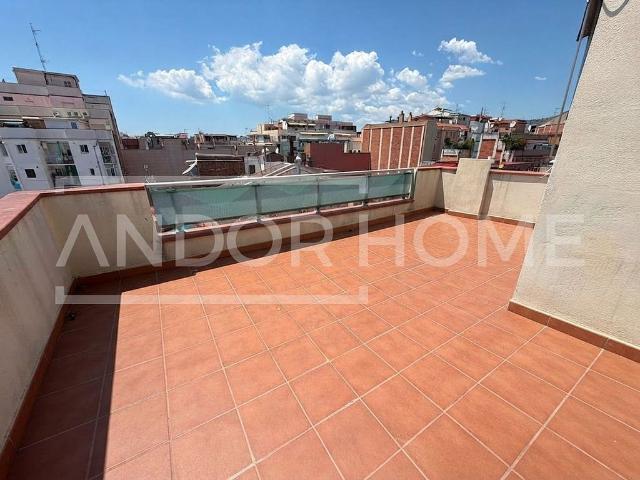 Ático en venta en calle De Torns, Barcelona, de 53 m² 3 habitaciones por 349.000