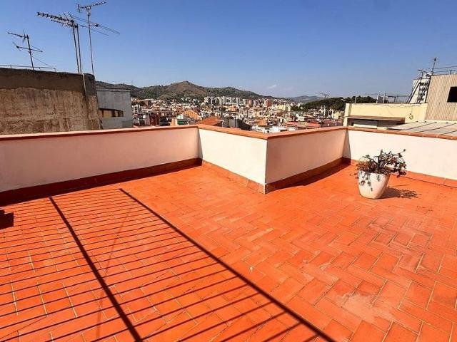 Ático en venta en calle De Dante Alighieri, Barcelona, de 76 m² 4 habitaciones por 410.000