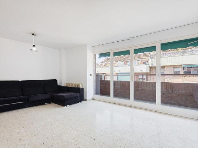 Ático en venta en calle De Fluvià, Barcelona, de 77 m² 4 habitaciones por 425.000