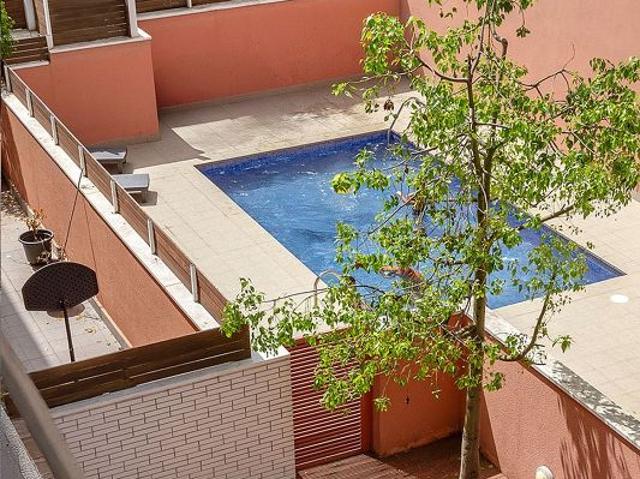 Ático en venta en calle De Gernika, Barcelona, de 106 m² 3 habitaciones por 469.000