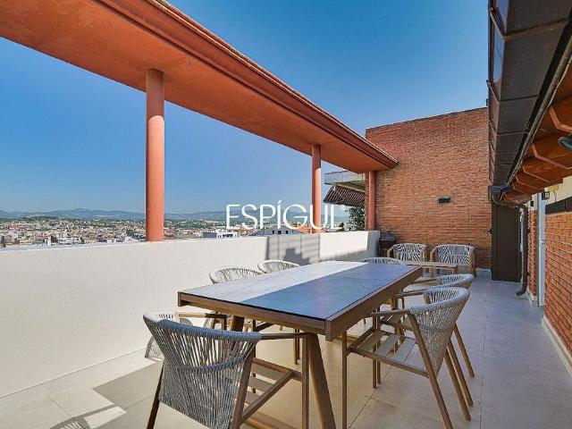 Ático en venta en calle De Joan Lluís Vives, Granollers, de 125 m² 3 habitaciones por 619.000
