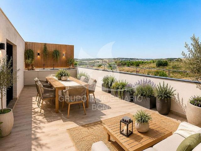Ático en venta en calle De Joaquim Malats, Santa Perpètua de Mogoda, de 89 m² 3 habitaciones por 345.000