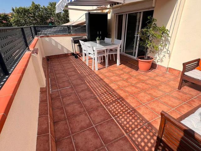 Ático en venta en calle De Jordi de Sant Jordi, Barcelona, de 38 m² 1 habitación por 280.000