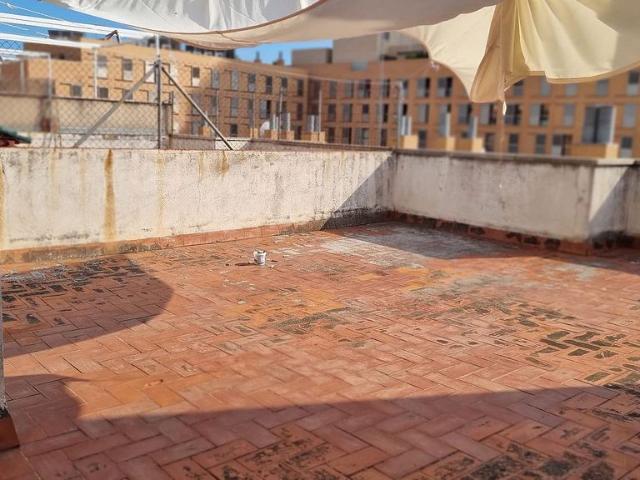 Ático en venta en calle De la Cooperativa, Mataró, de 90 m² 4 habitaciones por 320.000