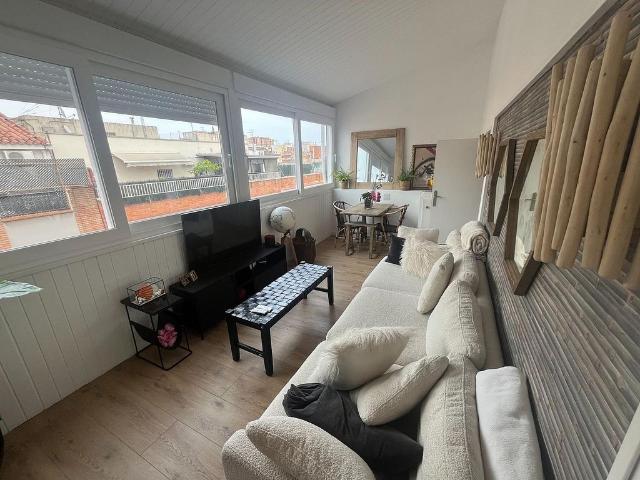 Ático en venta en calle De Les Roses, Sant Feliu de Llobregat, de 60 m² 2 habitaciones por 279.000