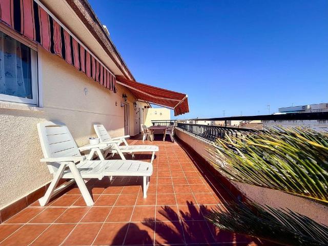 Ático en venta en calle De Mossèn Cinto Verdaguer, Cunit, de 75 m² 3 habitaciones por 225.000