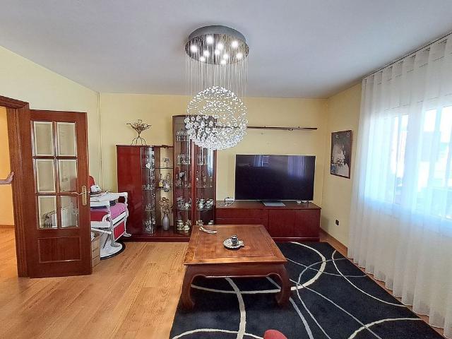 Ático en venta en calle De Mossèn Jacint Verdaguer, Sant Vicenç dels Horts, de 129 m² 3 habitaciones por 399.000