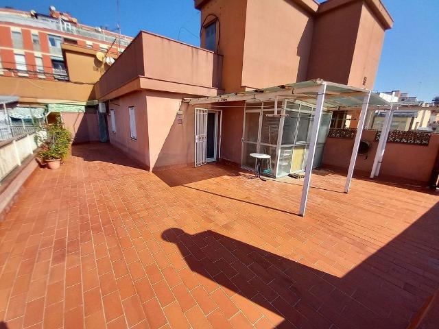 Ático en venta en calle De Sant Josep, Hospitalet de Llobregat, L´, de 228 m² 4 habitaciones por 385.000