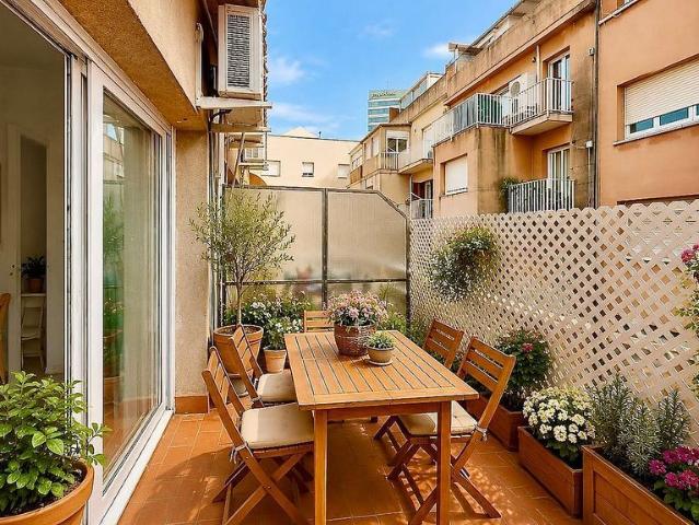 Ático en venta en calle De Sagués, Barcelona, de 34 m² 1 habitación por 359.000