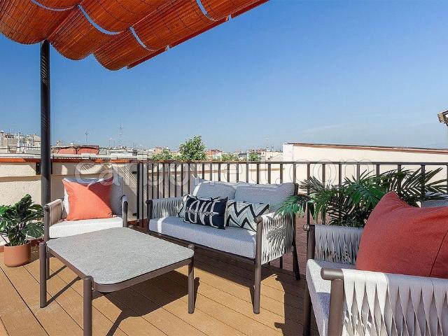 Ático en venta en calle Del Comte Borrell, Barcelona, de 68 m² 1 habitación por 530.000