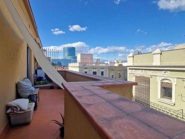 Ático en venta en calle Del Doctor Giné i Partagàs, Barcelona, de 27 m² 1 habitación por 220.000