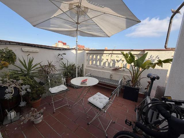 Ático en venta en calle Del Parlament, Barcelona, de 48 m² 2 habitaciones por 350.000