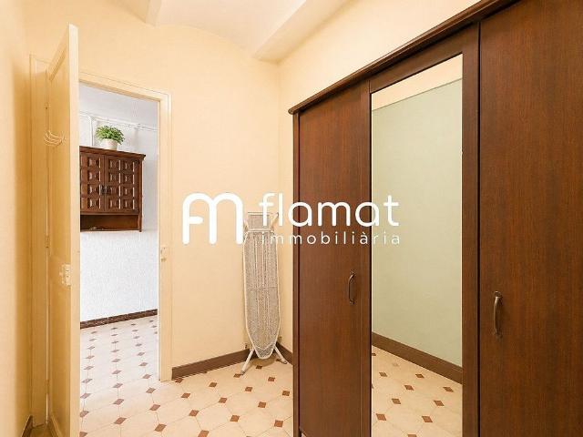 Ático en venta en calle Del Torrent de Les Flors, Barcelona, de 50 m² 3 habitaciones por 275.000