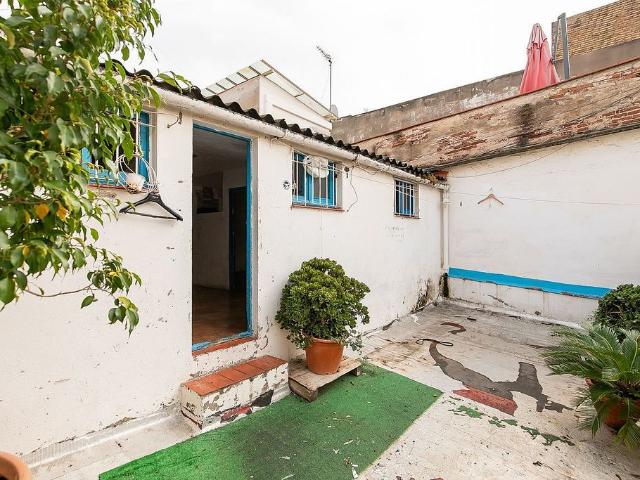 Ático en venta en calle Dels Banys Nous, Barcelona, de 59 m² 2 habitaciones por 180.000