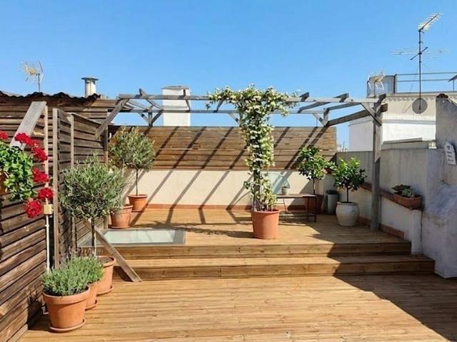 Ático en venta en calle Dels Carders, Barcelona, de 66 m² 2 habitaciones por 439.000