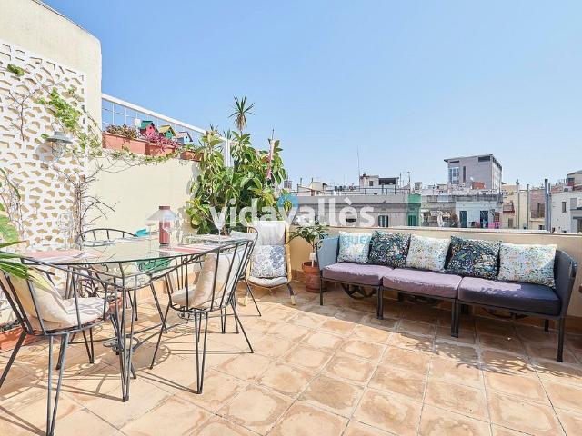 Ático en venta en calle Dels Escudellers Blancs, Barcelona, de 58 m² 2 habitaciones por 389.000