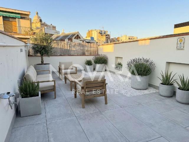 Ático en venta en calle Dels Tallers, Barcelona, de 64 m² 2 habitaciones por 445.000