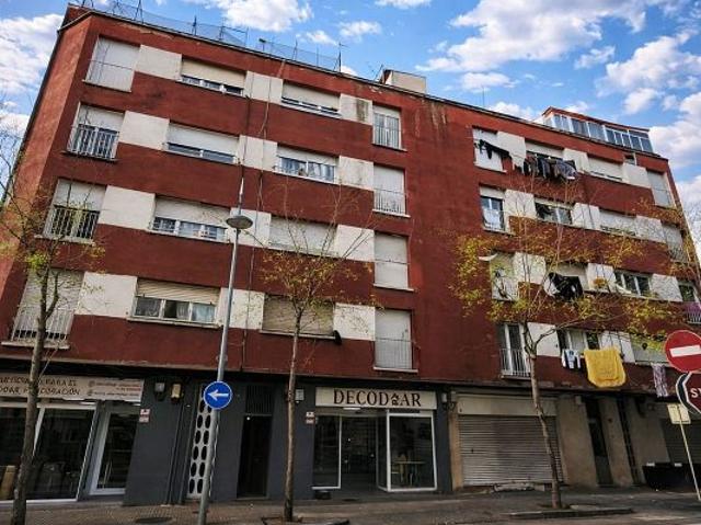 Ático en venta en calle D'esteve Vila, Salt, de 76 m² 2 habitaciones por 77.000