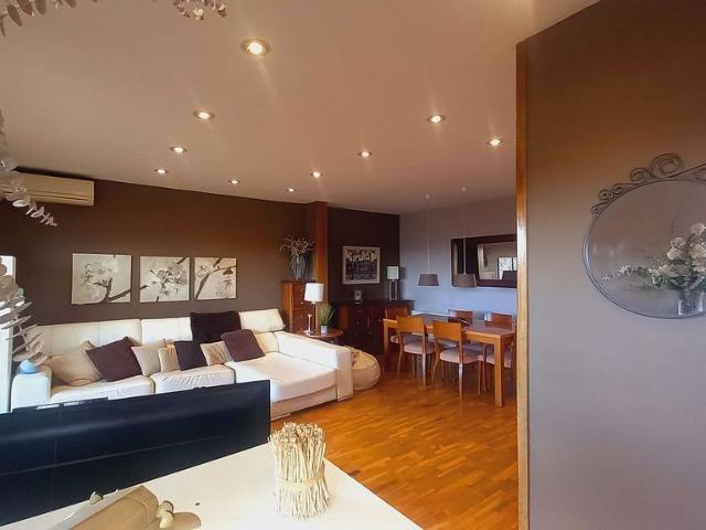 Ático en venta en calle D'ignasi Iglesias, Vilafranca del Penedès, de 120 m² 5 habitaciones por 478.000