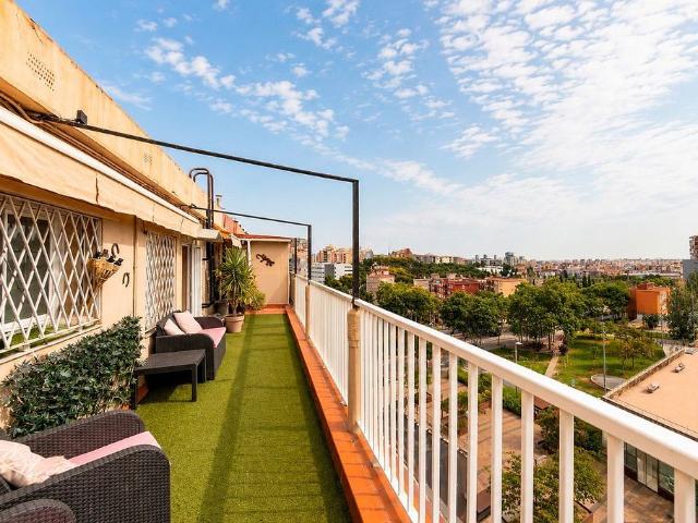 Ático en venta en calle Electricitat de L', Hospitalet de Llobregat, L´, de 69 m² 2 habitaciones por 224.900