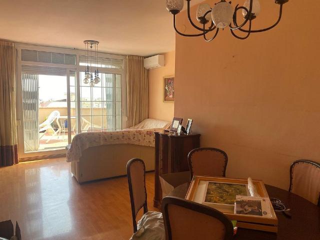 Ático en venta en calle Francesc Macia, Badalona, de 90 m² 3 habitaciones por 480.000