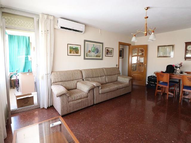 Ático en venta en calle Gerdera, Cornellà de Llobregat, de 110 m² 3 habitaciones por 298.000